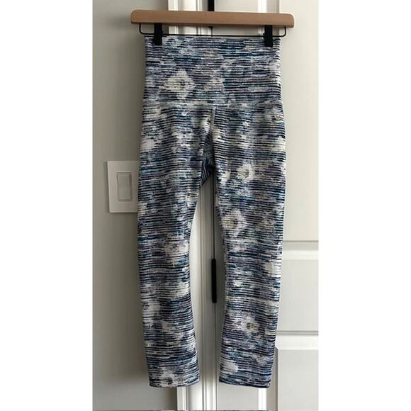 Lululemon Wunder Under Crop Leggings Size 4 Hi-Rise Canada 21" inseam - Picture 2 of 10